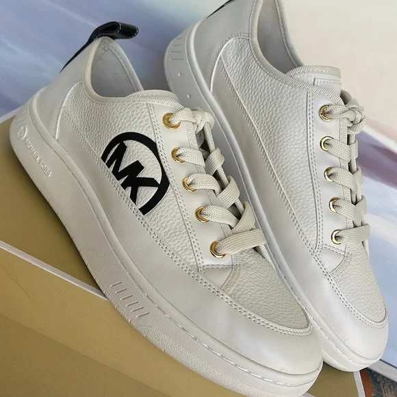 MICHAEL KORS SHEA LACE UP
FAUX LEATHER
49R4SHFS1L
Fashion Sneakers - Picture 10 of 16